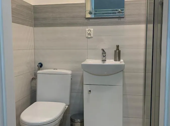 Daire Pod Zamkiem Chojnik