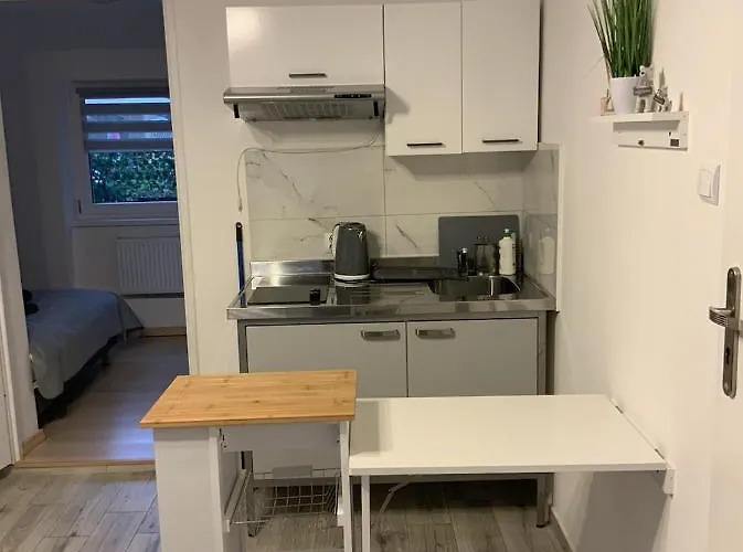 Pod Zamkiem Chojnik *